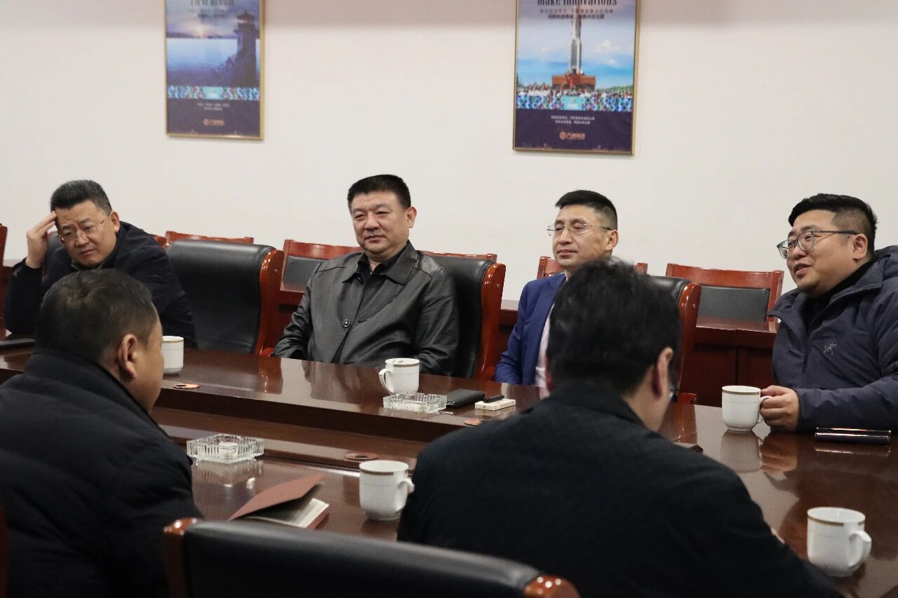 鹤壁经济技术开发区管委会副主任郭建勇等一行莅临万洲汇现场办公指导工作